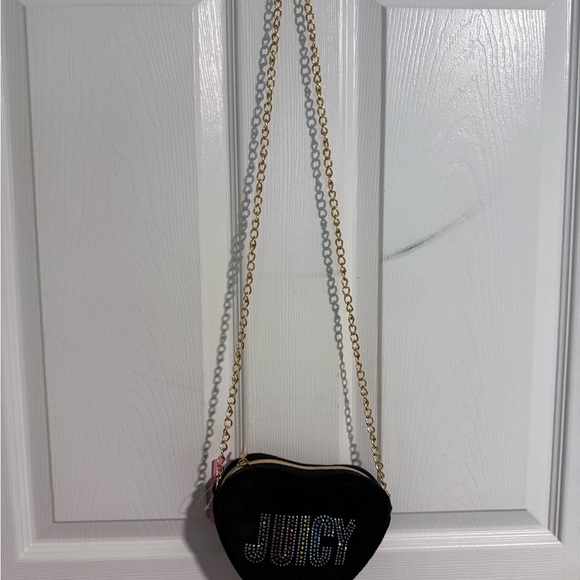 Juicy Black Heart-Shaped Bag with Gold Chain - Picture 3 of 4
